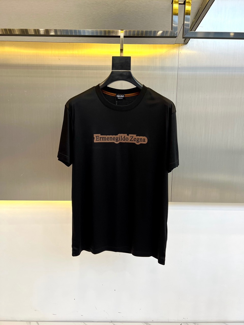 シンプル ロゴ 半袖Tシャツ エルメネジルド・ゼニア Tシャツ コピー クルーネック ブラック