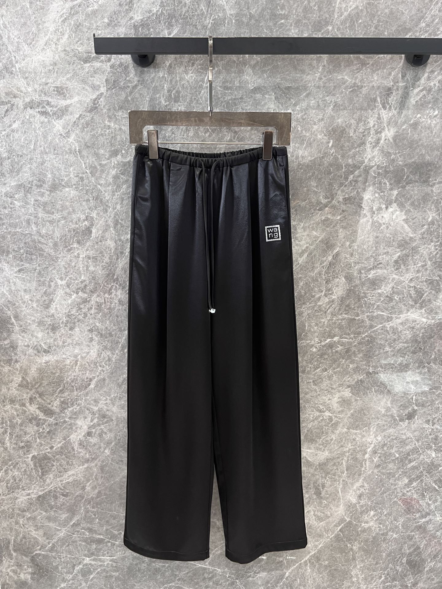 上品 カジュアル ロゴ ロングパンツ アレキサンダーワング パンツ 偽物 ブラック