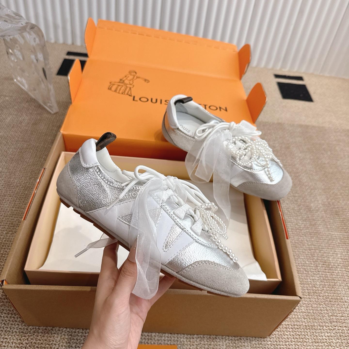 メタリックレザー LV スニーカリーナ ルイ・ヴィトン スニーカー スーパーコピー