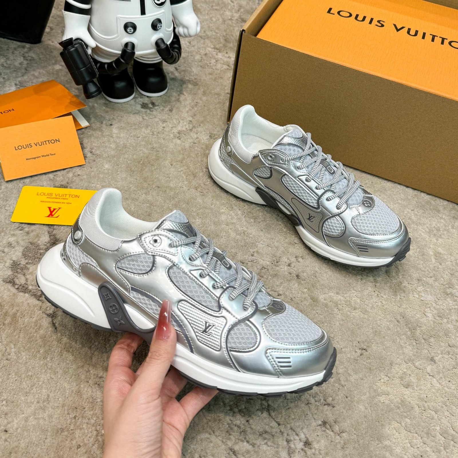 おしゃれ カジュアル LV オリンピア スニーカー ルイ・ヴィトン スニーカー スーパーコピー シルバー