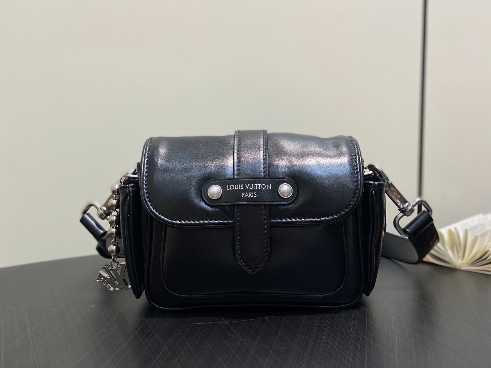 LV カーゴ ウェアラブル ウォレット ルイ・ヴィトン スーパー