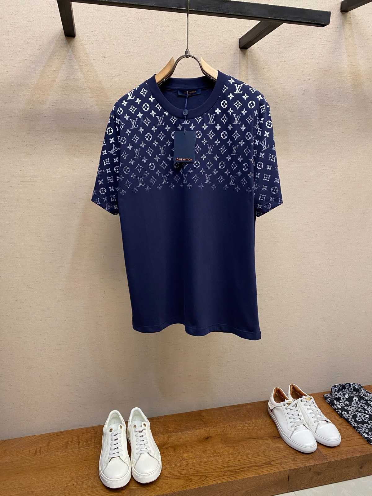 グラディエントコットンTシャツ ルイ・ヴィトン Tシャツ コピー クルーネック ブルー