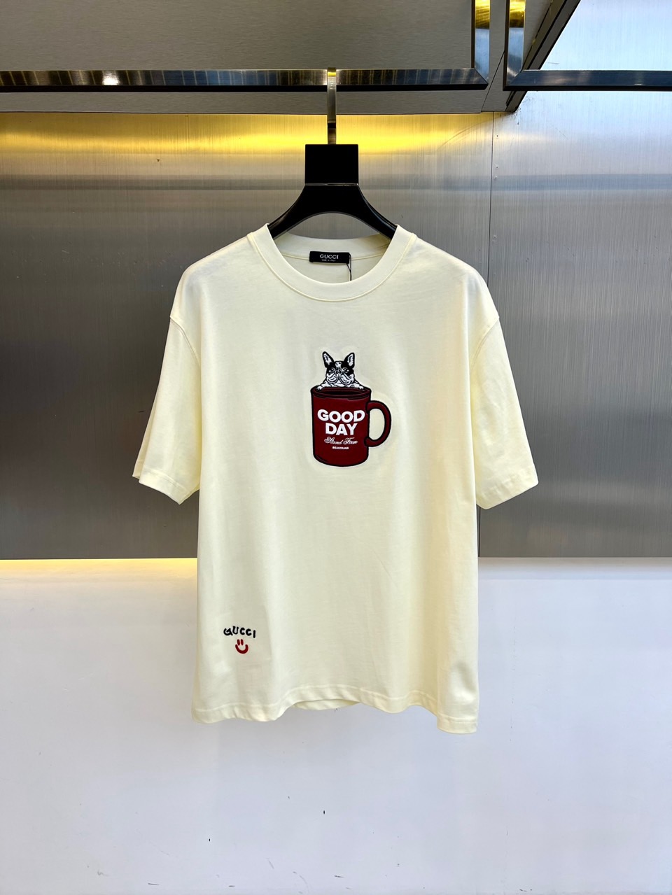 シンプル 可愛い 半袖Tシャツ グッチ Tシャツ 偽物 クルーネック ベージュ
