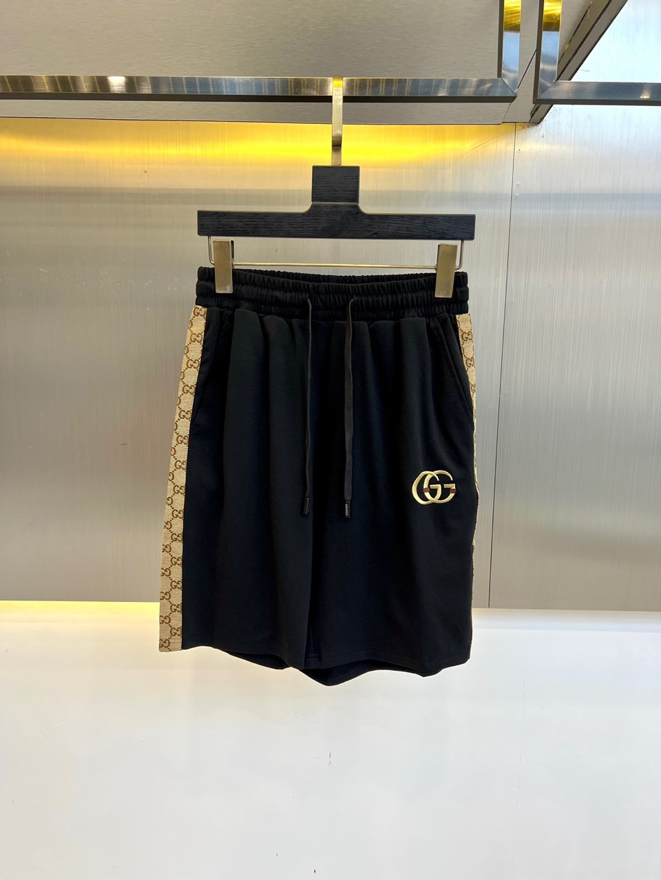 カジュアル おしゃれ メンズ ショートパンツ グッチ パンツ 偽物 ブラック