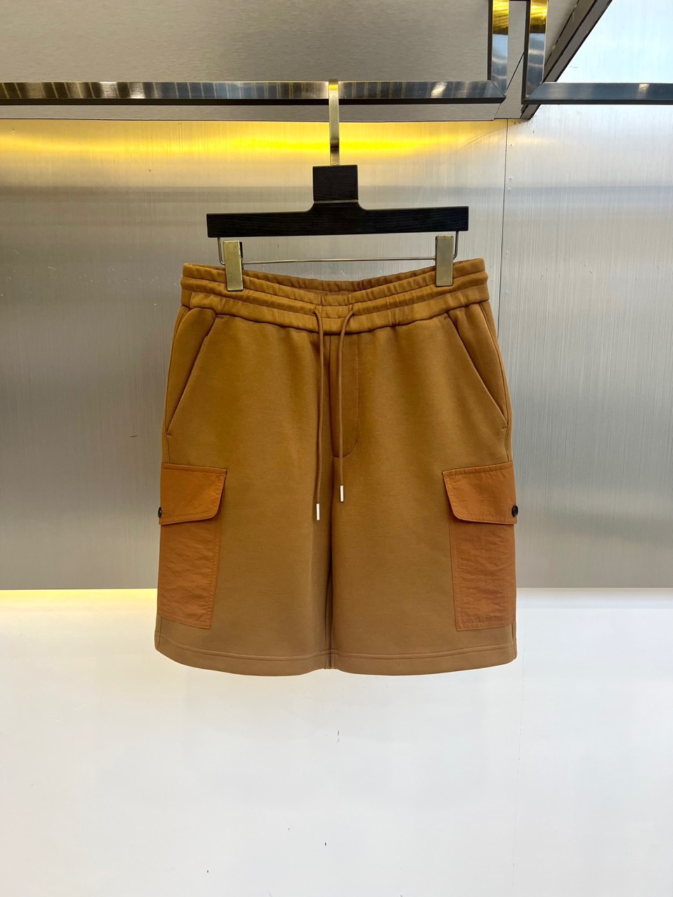カジュアル 合わせやすい メンズ ショートパンツ プラダ パンツ 偽物 ブラウン