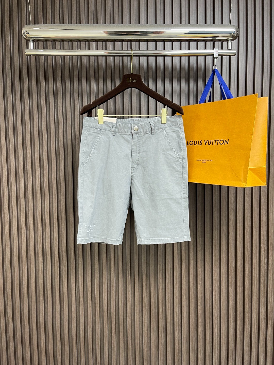 洗練された シンプル ショートパンツ プラダ パンツ コピー メンズ ショーツ グレー