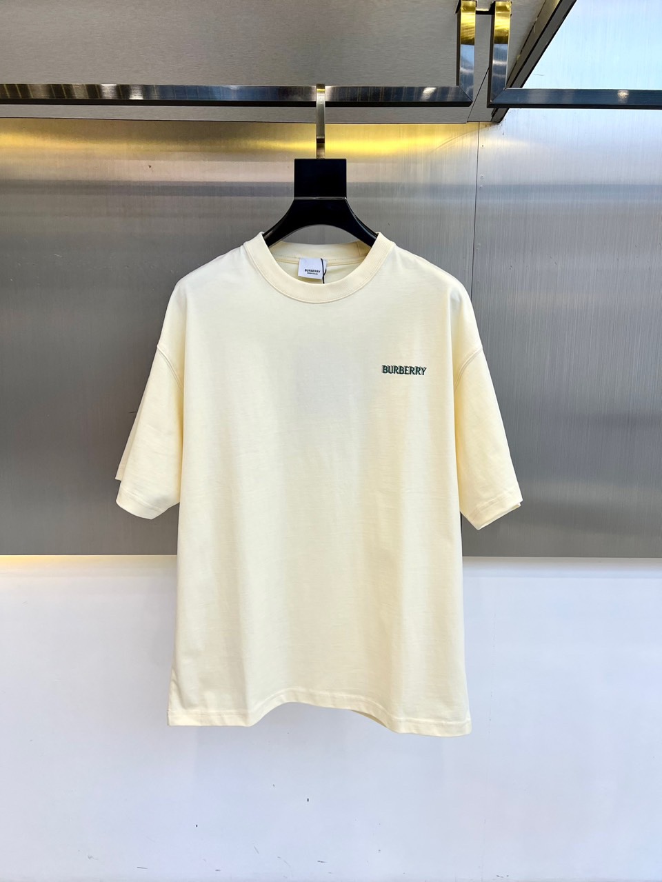 カジュアル リラックス 半袖Tシャツ バーバリー Tシャツ 偽物 クルーネック ベージュ 