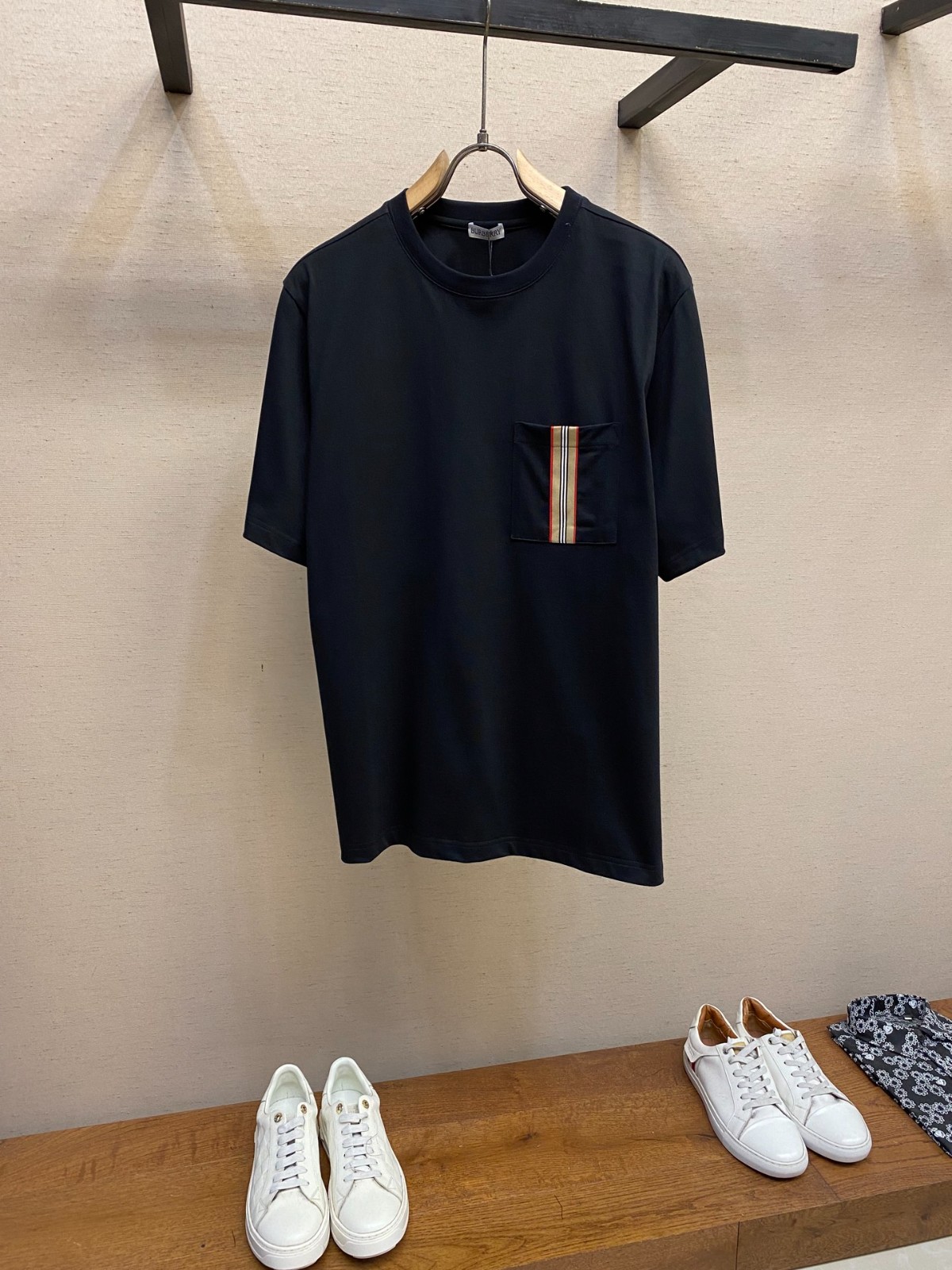カジュアル 合わせやすい バーバリー Tシャツ 偽物 半袖Tシャツ ブラック