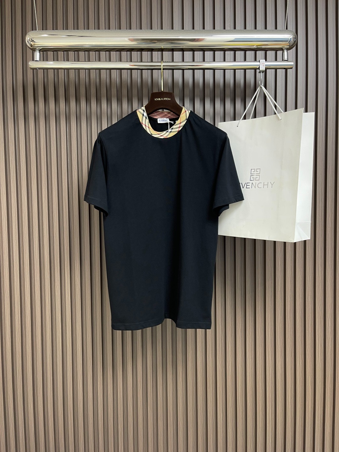 おしゃれ チェックトリム コットンTシャツ バーバリー Tシャツ コピー ブラック