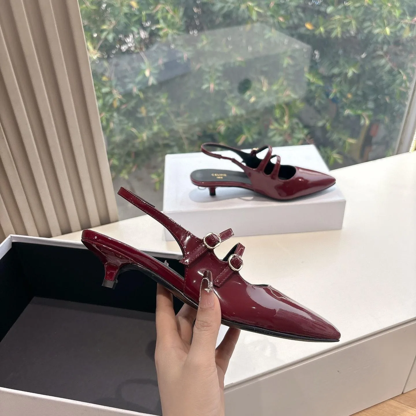 セリーヌ ジュディ ダブルストラップ メリージェーン スリングバック スーパーコピー レッド