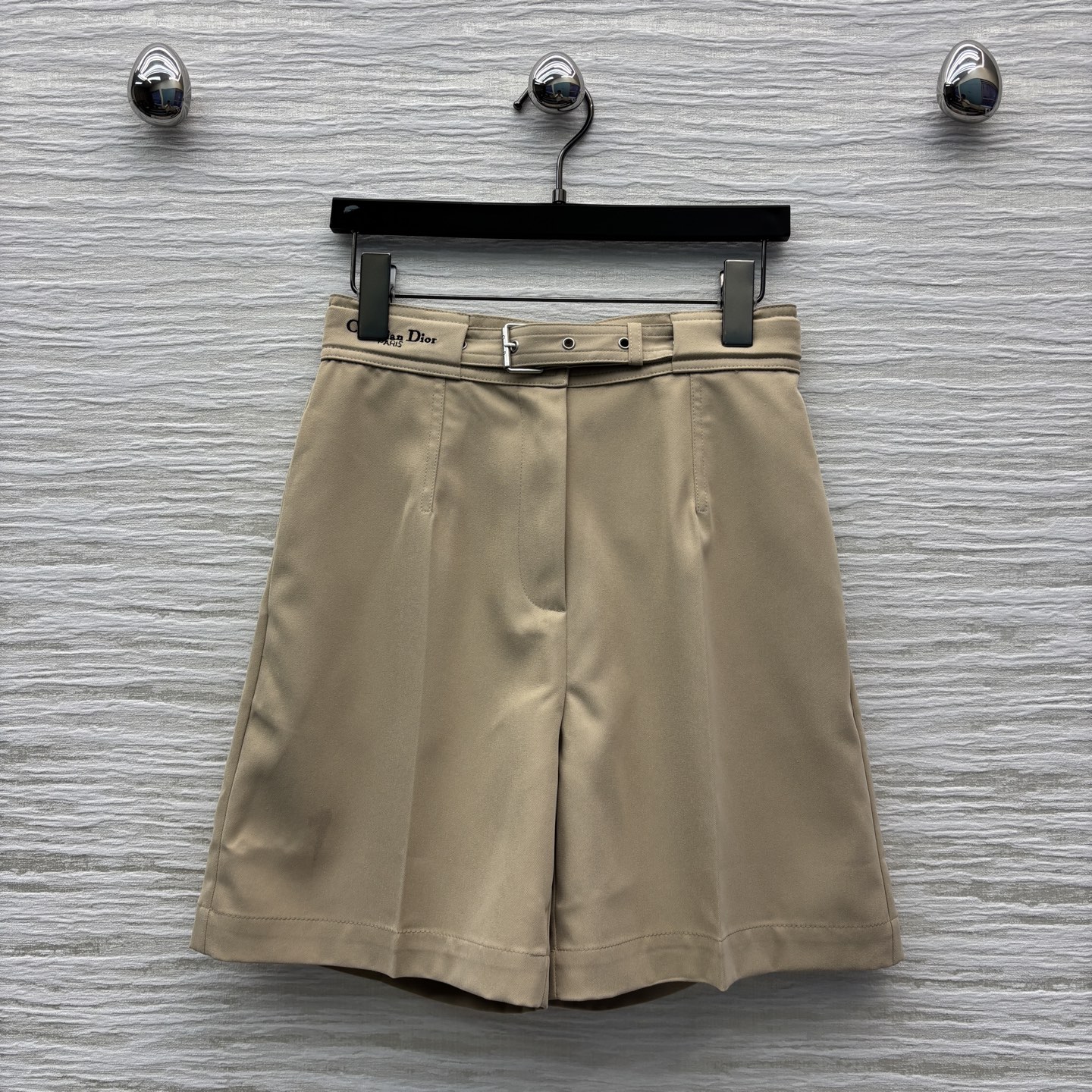 【可愛さ集結♡】dior  ベルト付きショートパンツ DIOR | Dioriviera ベルト付き ショートパンツ コットンギャバジン