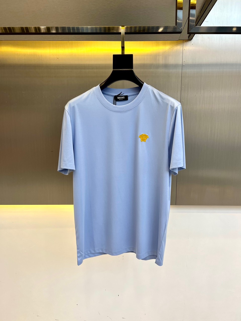 シンプル メドゥーサ刺繍 半袖Tシャツ ヴェルサーチェ Tシャツ コピー クルーネック ブルー