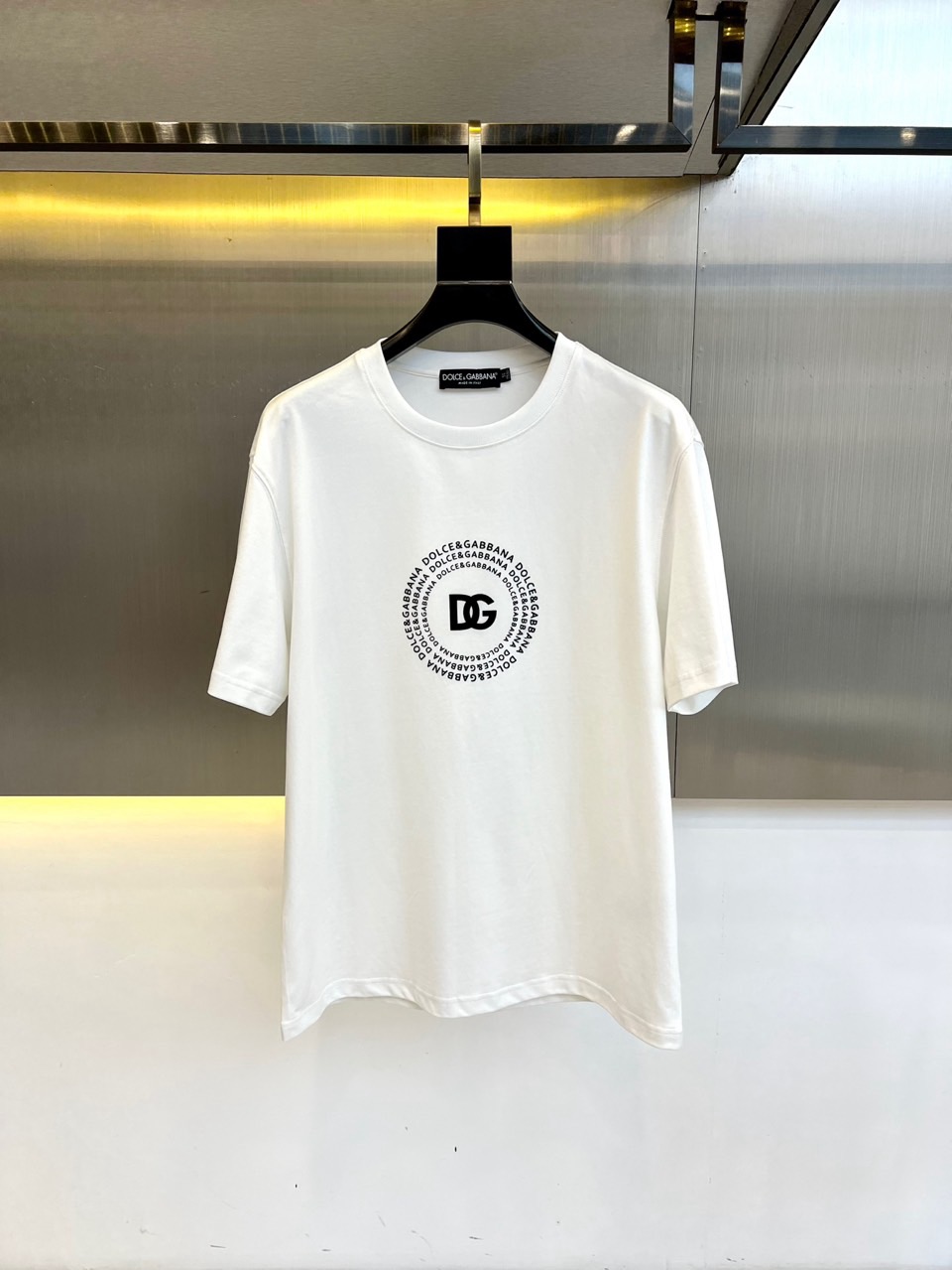 シンプル ロゴ クルーネック 半袖Tシャツ ドルチェ&ガッバーナ Tシャツ 偽物 ホワイト