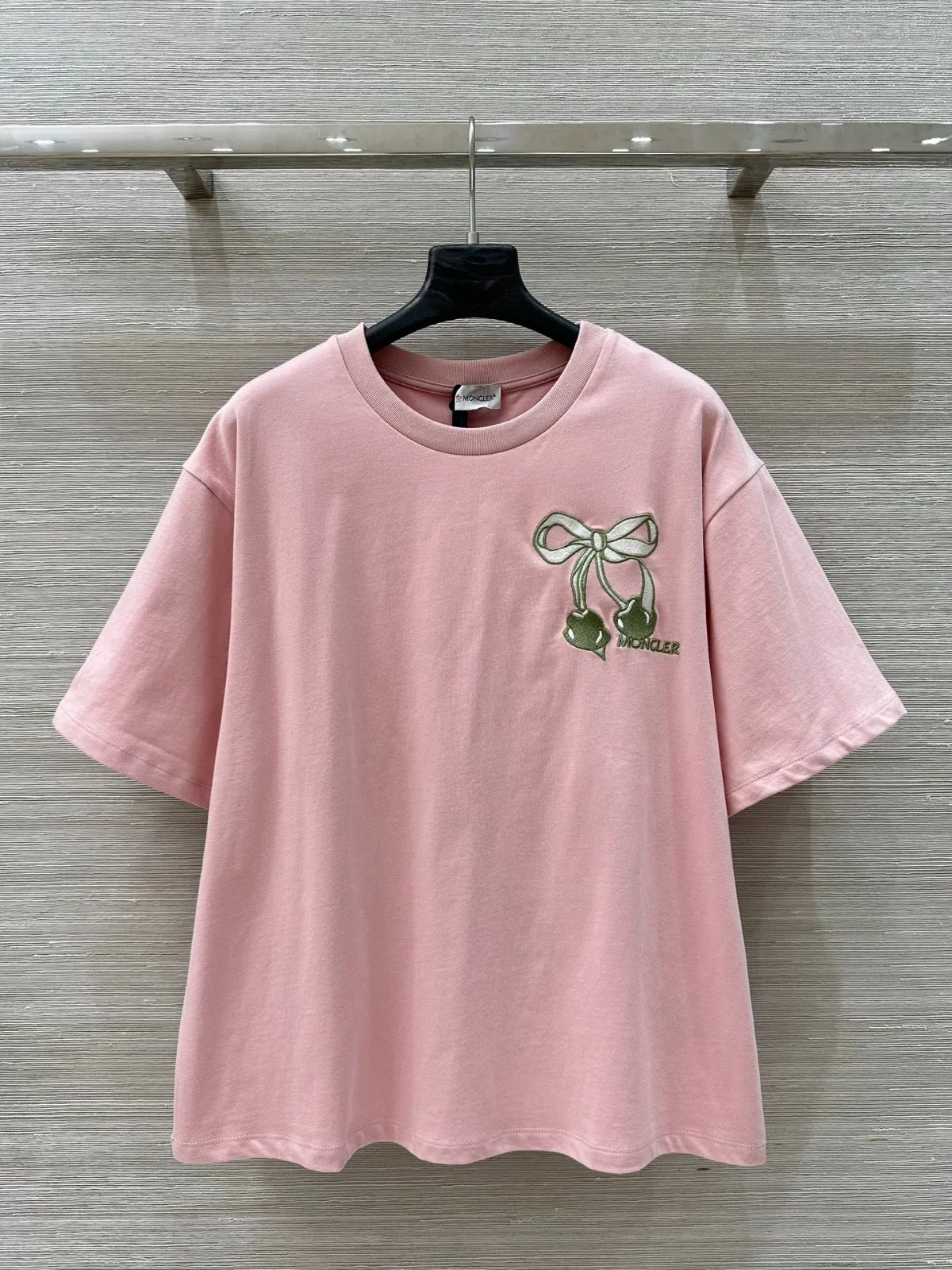 カジュアル おしゃれ モンクレール Tシャツ コピー コットン クルーネック ピンク