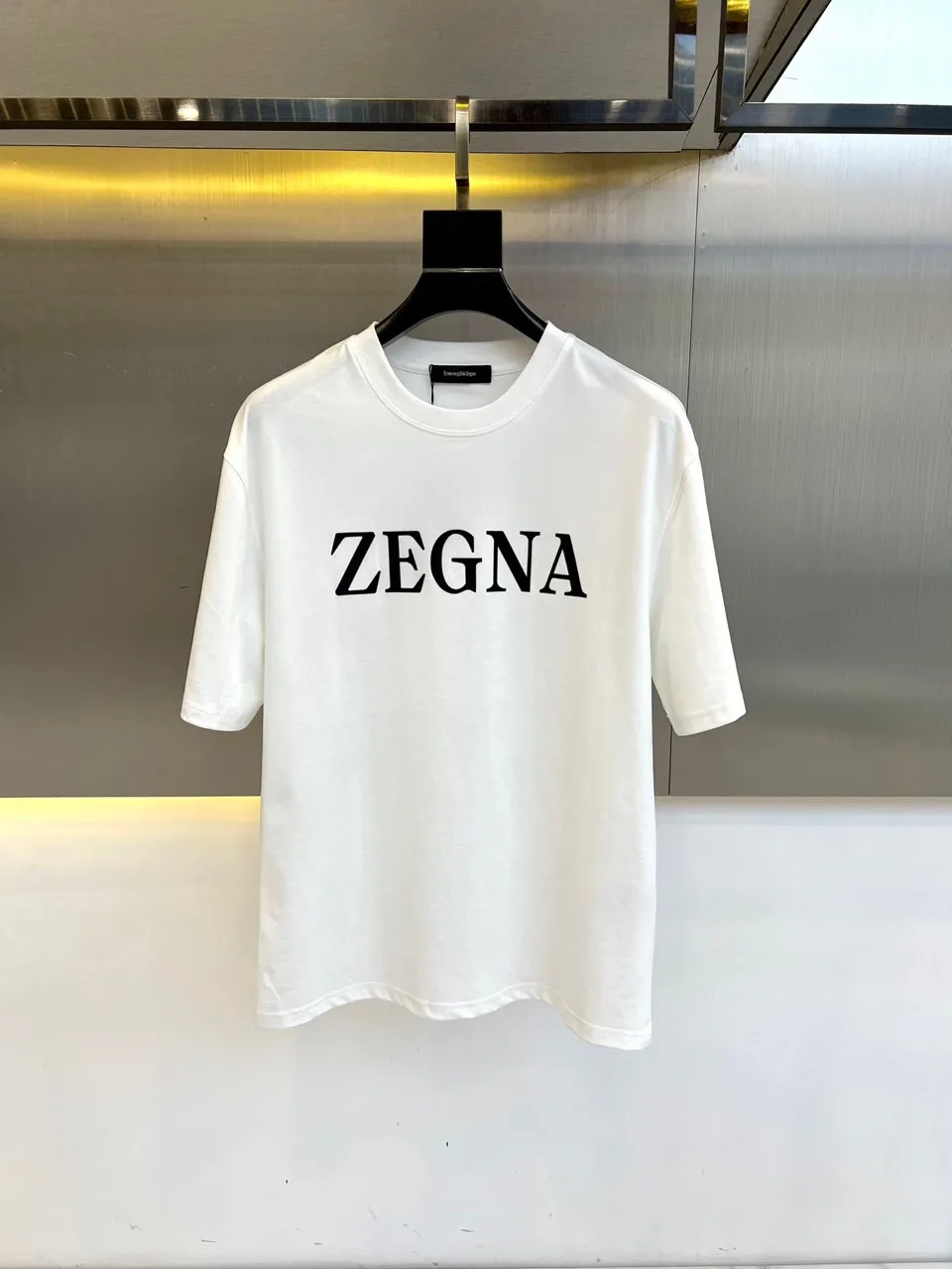 お洒落 ロゴプリント 半袖Tシャツ エルメネジルド・ゼニア Tシャツ 偽物 ホワイト