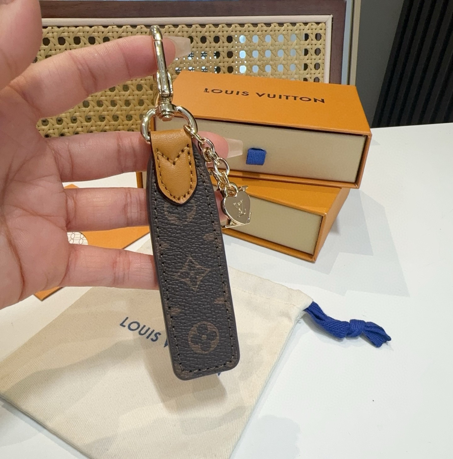 M01184 キーホルダー・LV チェリシュド ルイ・ヴィトン