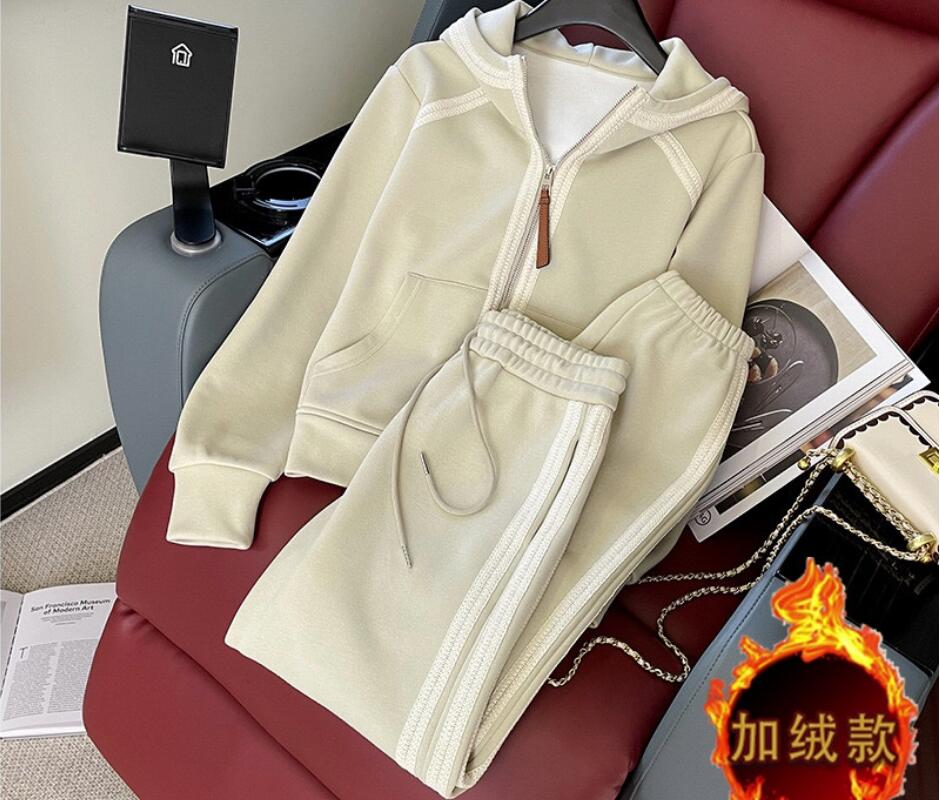 loewe セットスーパーコピー 柔軟 運動セット ランニング レディ フード付き 保温 ベージュ色