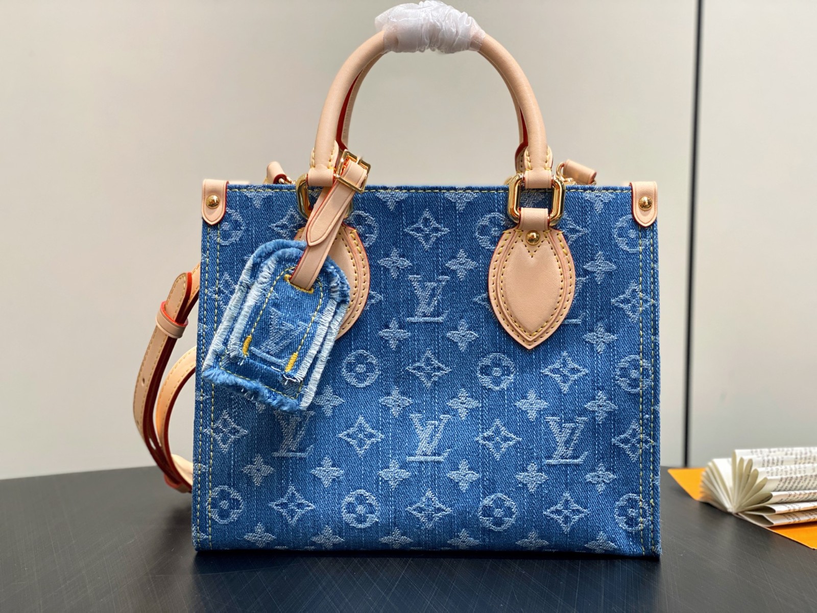ルイヴィトン　美品オンザゴPM　バッグ オンザゴー PM デニムモノグラム トートバッグ M14633 ルイ・ヴィトン