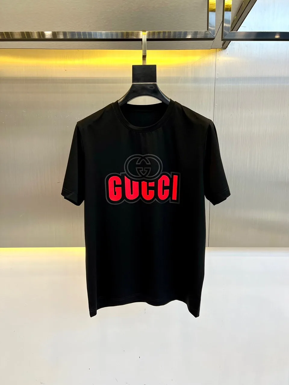 お洒落 グッチ Tシャツ コピー ロゴプリント 半袖Tシャツ ブラック お洒落 グッチ Tシャツ コピー ロゴプリント 半袖Tシャツ ブラック