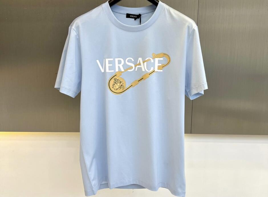 カジュアル ロゴ クルーネック 半袖Tシャツ ヴェルサーチェ Tシャツ 偽物 ライトブルー