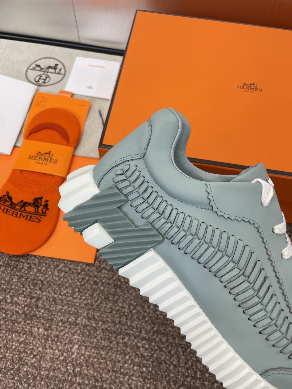 Hermes定番人気スニーカーバウンシング38グレーレディース24-24.5