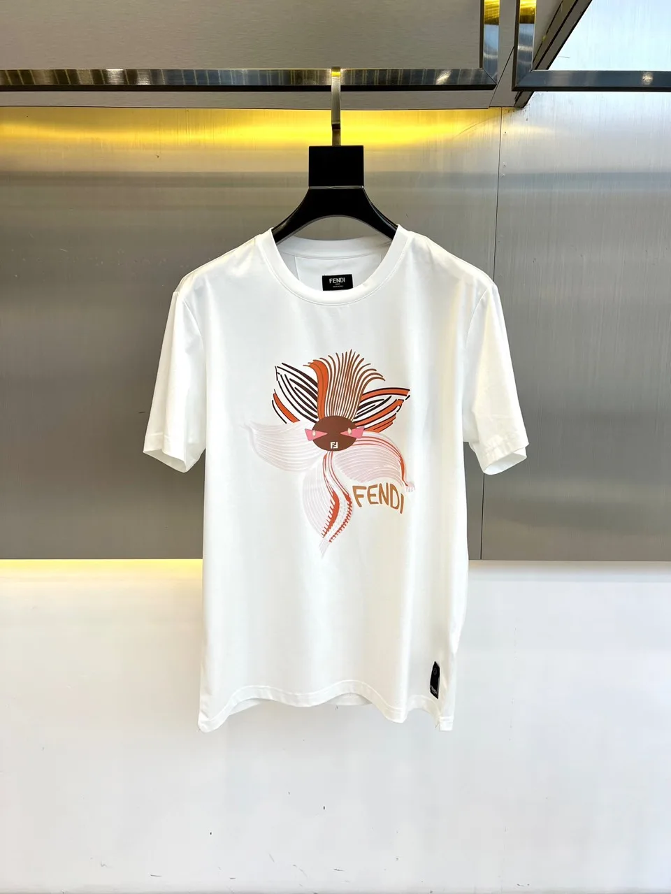 カジュアル プリント コットン 半袖Tシャツ フェンディ Tシャツ 偽物 ホワイト カジュアル プリント コットン 半袖Tシャツ フェンディ Tシャツ 偽物 ホワイト