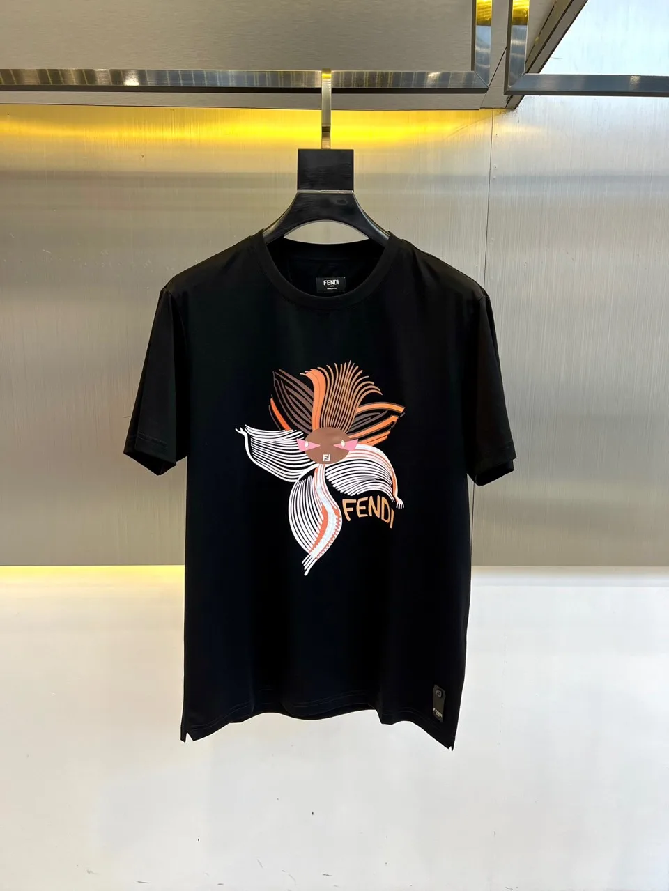 カジュアル プリント コットン 半袖Tシャツ フェンディ Tシャツ 偽物 ブラック カジュアル プリント コットン 半袖Tシャツ フェンディ Tシャツ 偽物 ブラック