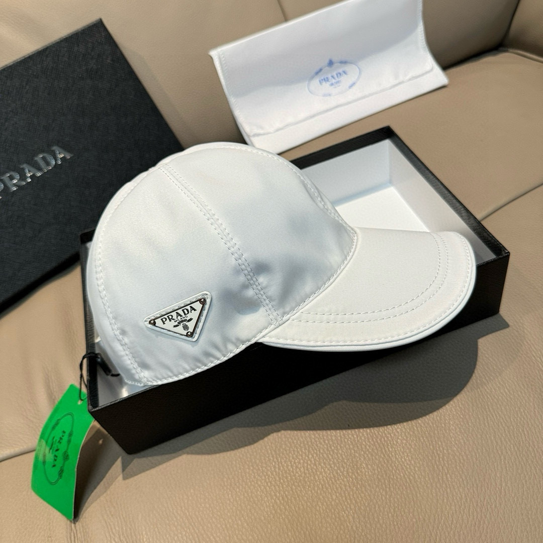 特価品セ 大人気！シンプル 上品 ベースボールキャップ プラダ キャップ 帽子