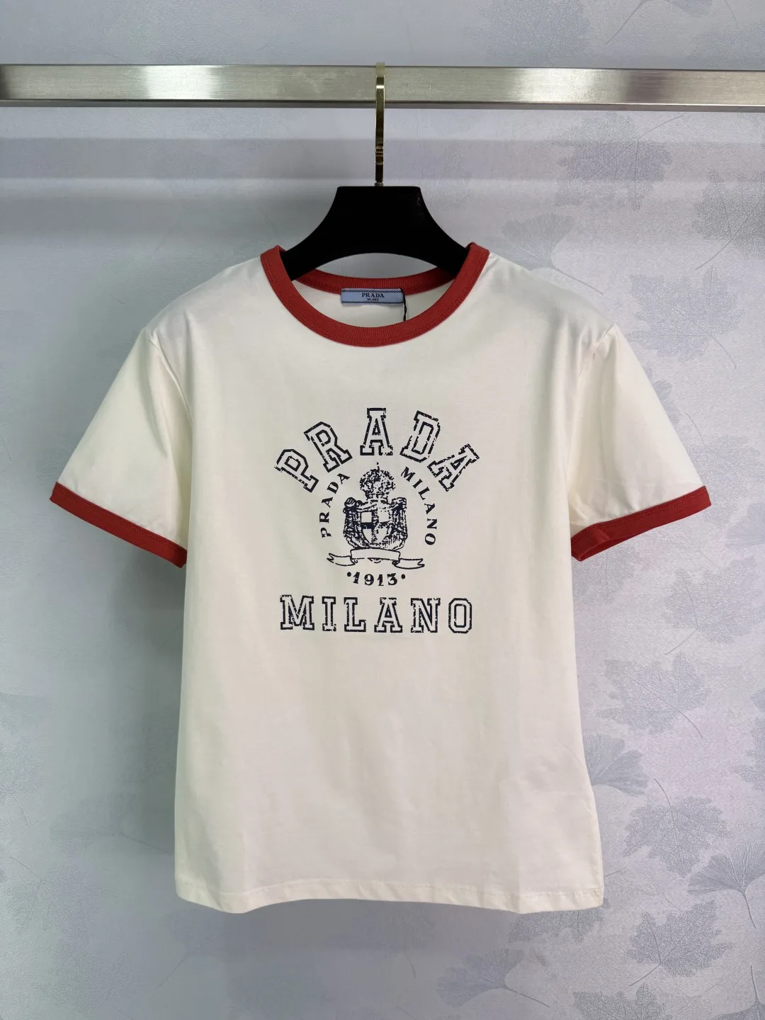 ヴィンテージ プリント クルーネック プラダ Tシャツ 偽物 コットン ヴィンテージ プリント クルーネック プラダ Tシャツ 偽物 コットン
