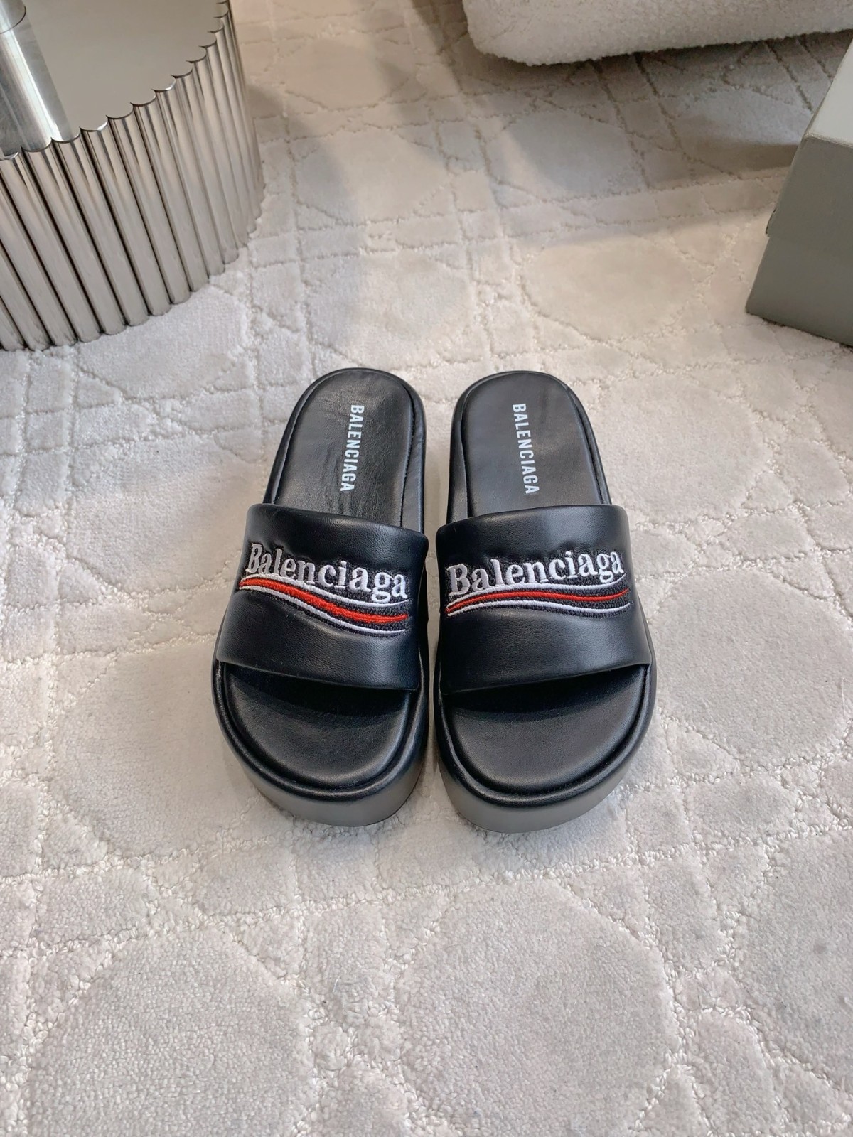 正規品】Balenciaga ヒールボアサンダル レア商品 BALENCIAGA