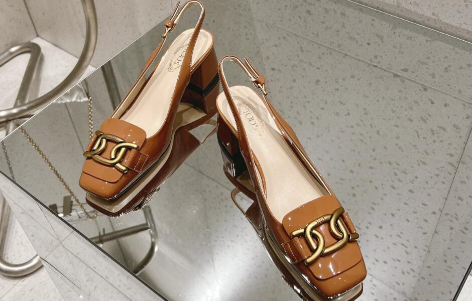 ケイト パテントレザー スリングバックパンプス トッズ パンプス コピー ブラウン