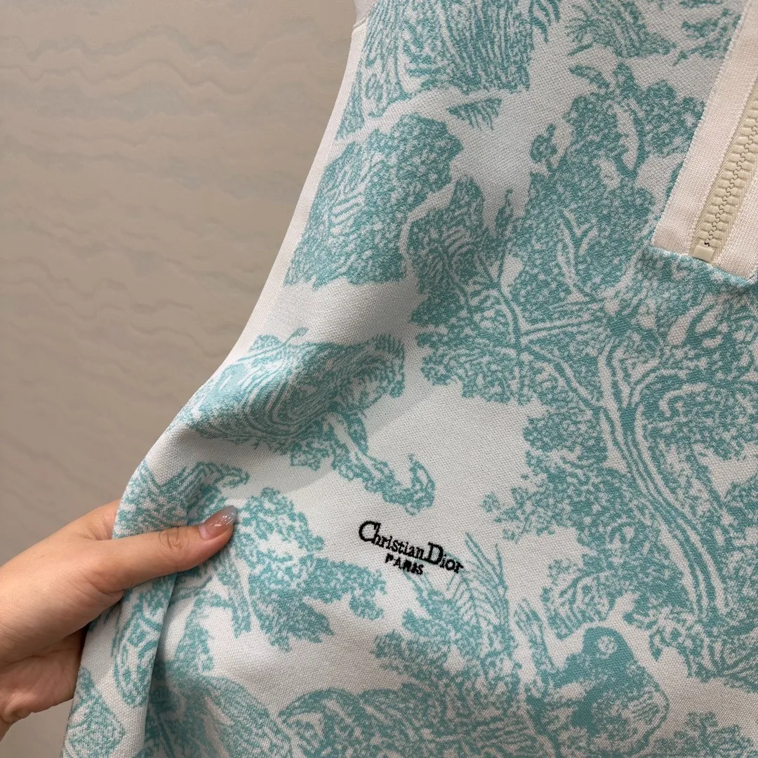1751441549218496.jpg