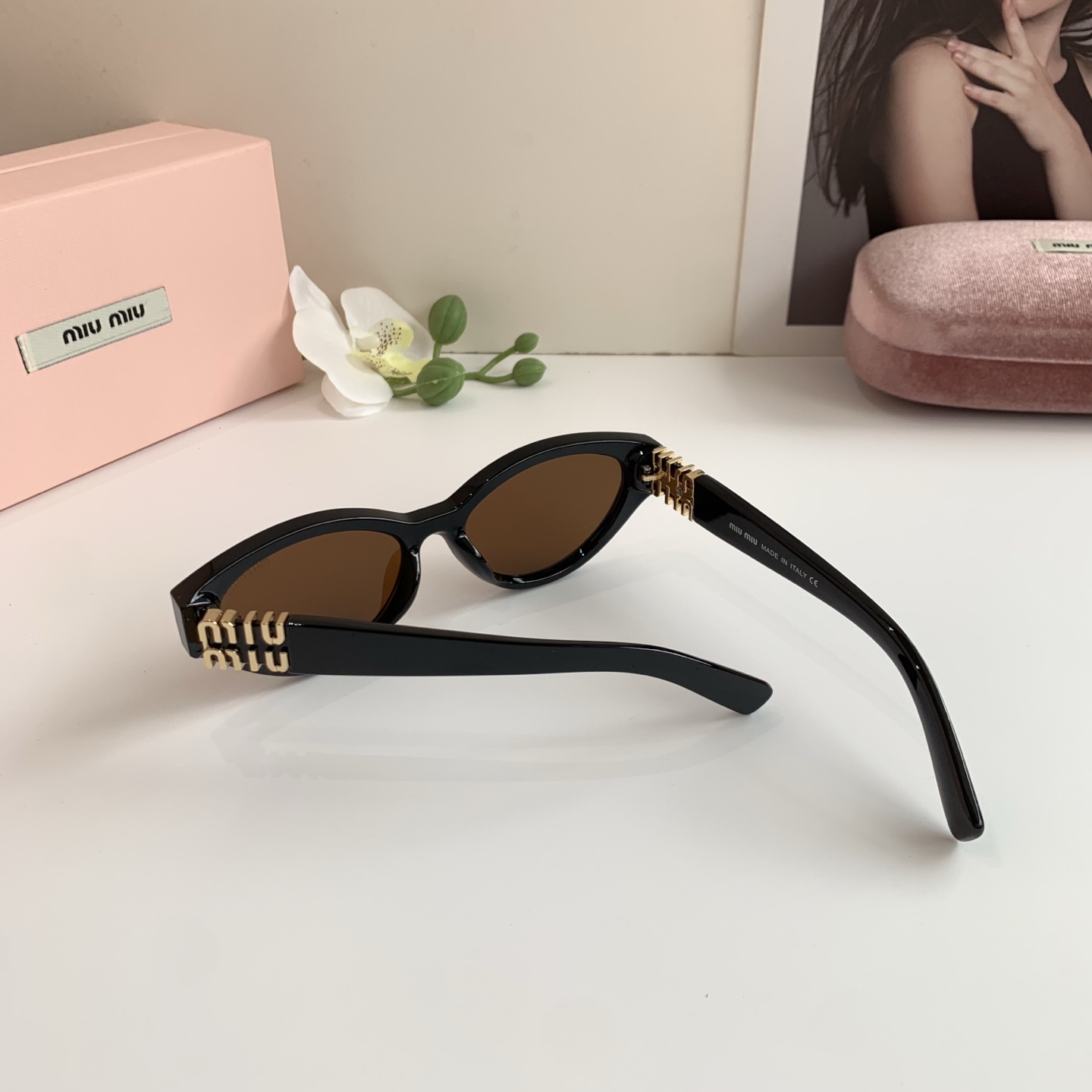 【N】miumiu サングラス キャットアイ Miu Miu Eyewear キャットアイ サングラス | ブラック | FARFETCH JP