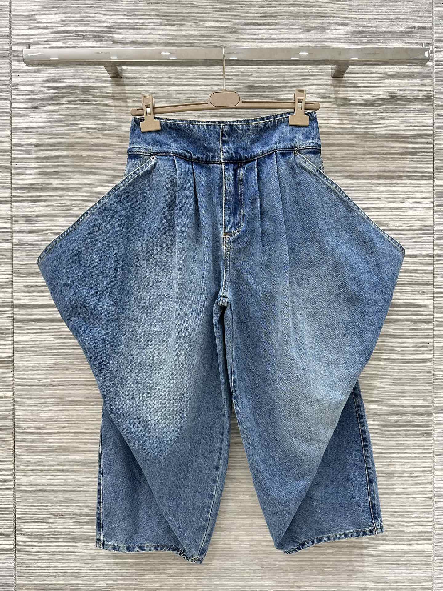 ≪デイリーに最適≫【LOEWE】デニム トラウザーズ 注目される デニム トラウザーズ ロエベ パンツ コピー レディース