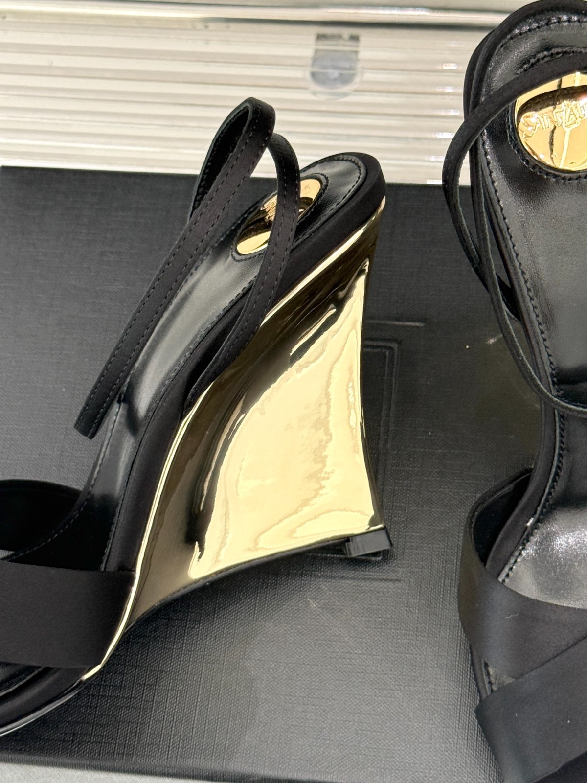 新作◆SAINT LAURENT◆YSL◆サンローラン リュシエンヌ ウェッジ 注目される N級品 リュシエンヌ ウェッジ イヴ・サンローラン