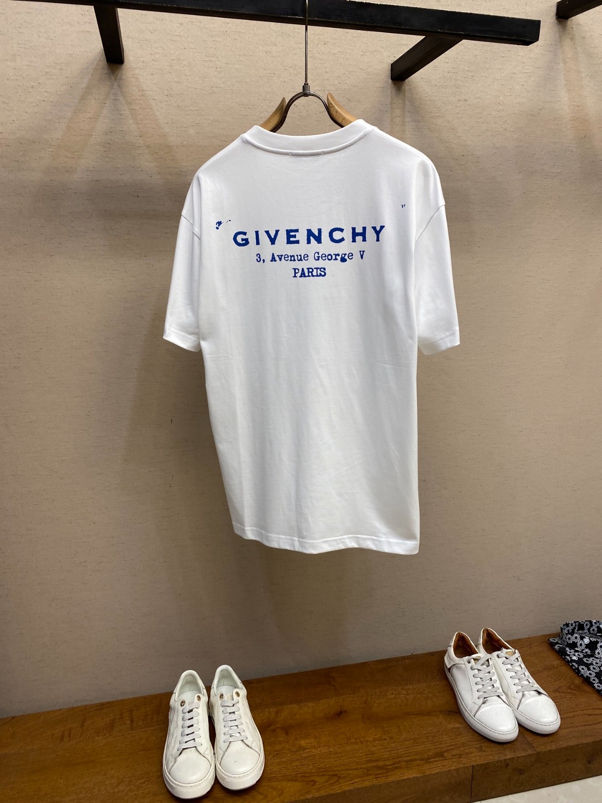 【ジバンシィ】ロゴ刺繍コットンTシャツ 三越伊勢丹 | GIVENCHY/ジバンシィ_men通販 | スリムコットンT