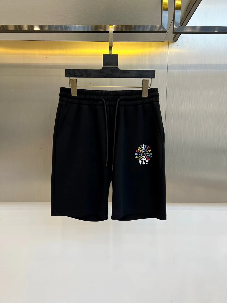クロムハーツ パンツ 偽物 シンプル ロゴ入り カジュアル ショート