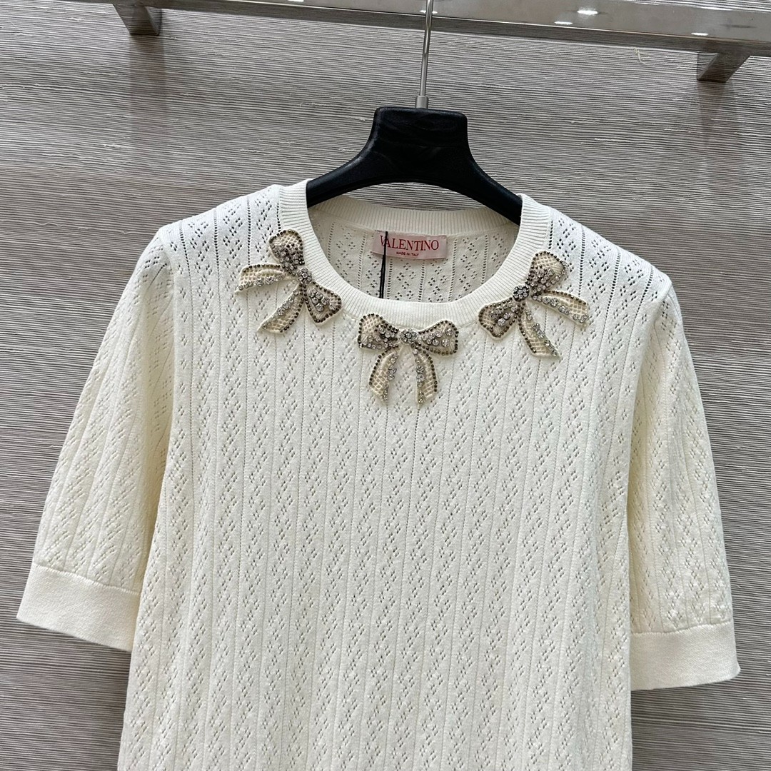 VALENTINO バレンティノ ＊ ニット トップス 背面レース リボン 白 VALENTINO バレンティノ ＊ ニット トップス 背面レース リボン