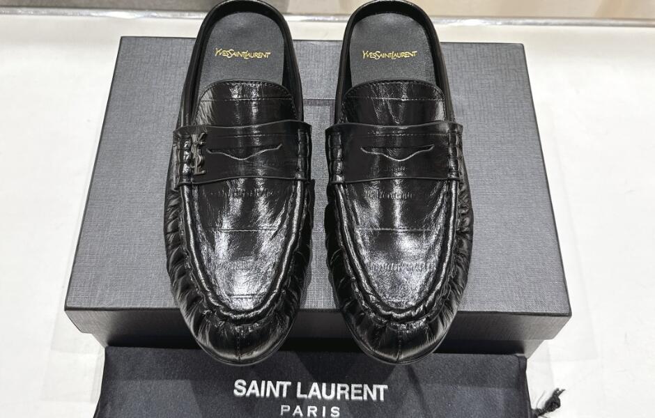 クロコダイル型押しYSL ル ローファー イヴ・サンローラン レディースシューズ スーパーコピー ブラック