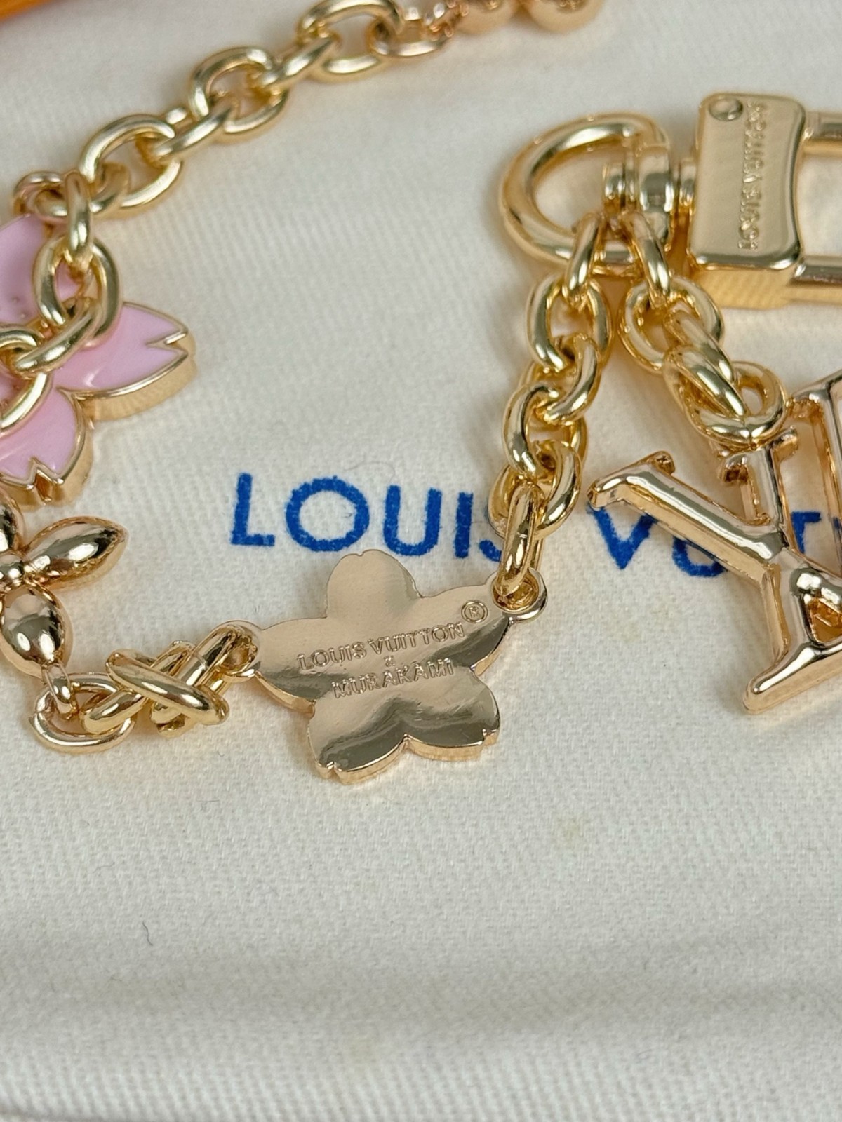 LV × TM バッグチャーム チェーン・チェリーブロッサム ルイ