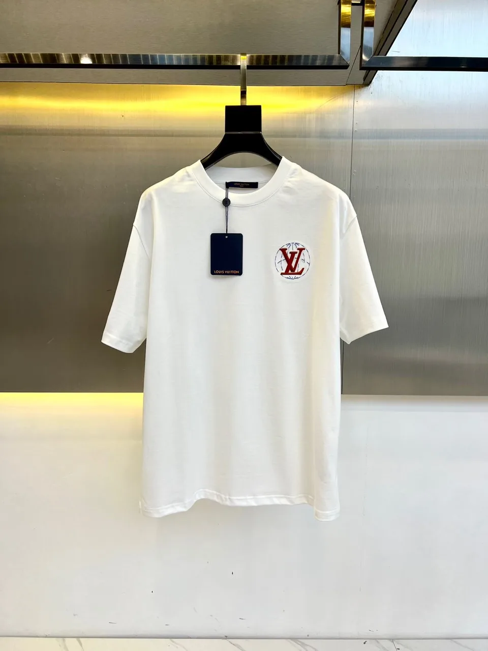洗練された ロゴ刺繍 クルーネック ルイ・ヴィトン Tシャツ 偽物 コットン ホワイト