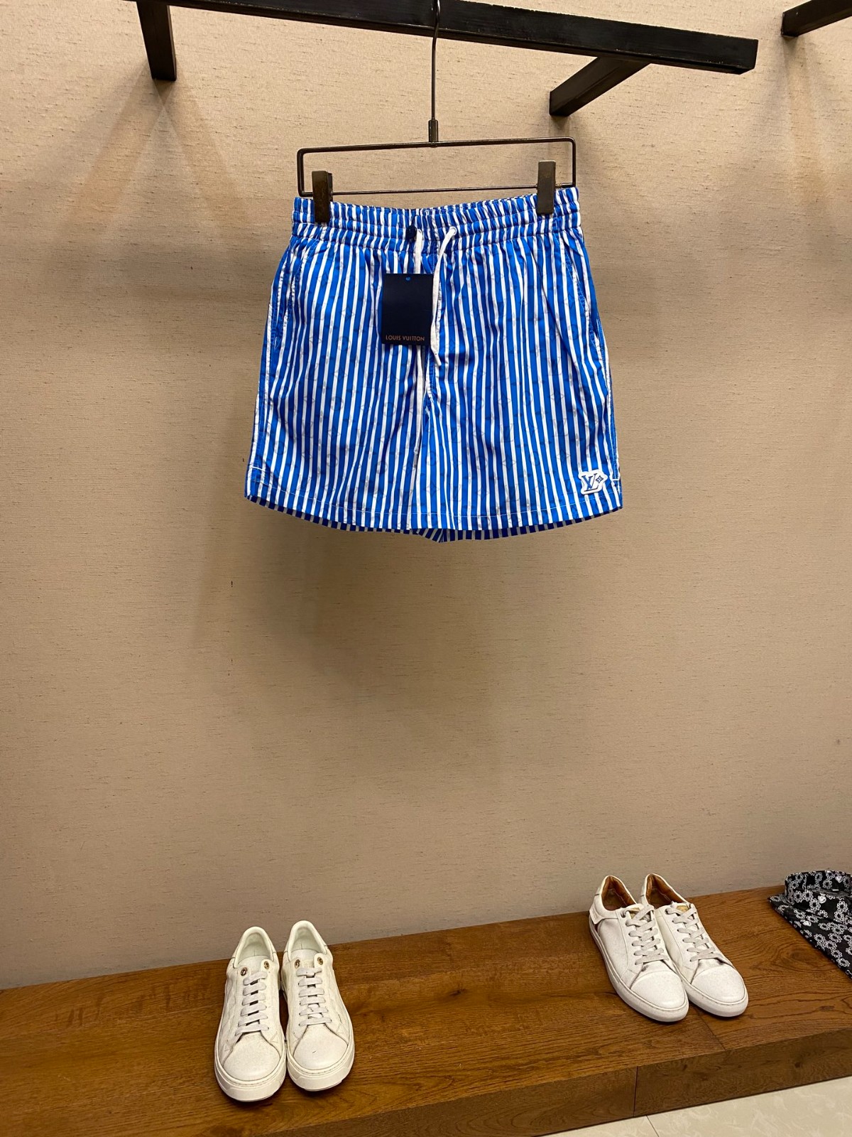 【リラックス感と上品さの両立♪】ルイヴィトン★ショートパンツ モノグラムストライプスイムショーツ ルイ・ヴィトン パンツ