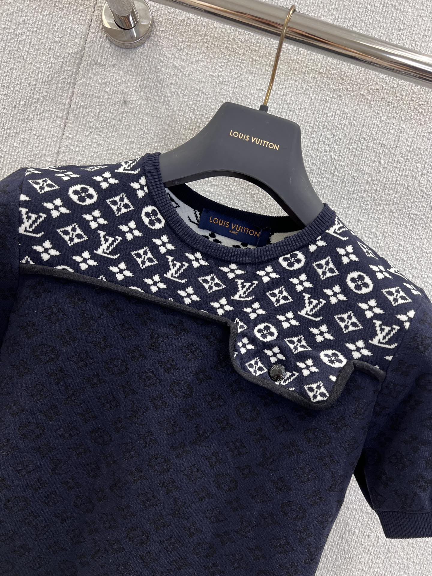 LOUIS VUITTON - M11517 ヴィトン クリンクルニット ボーダー 長袖 トップス モノグラム ショルダーディテールタートルネックセーター ｜ルイ・ヴィトン