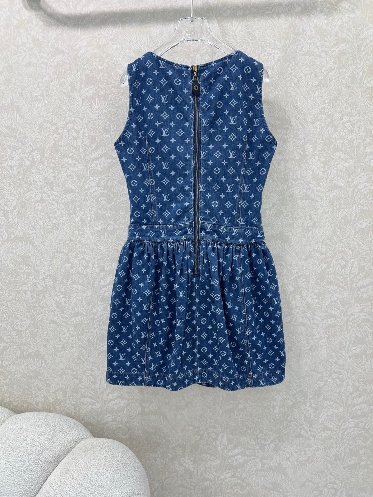 ゴージャスな一着！！【LOUIS VUITTON】モノグラムデニムドレス ゴージャスな一着！！【LOUIS VUITTON】モノグラムデニムドレス