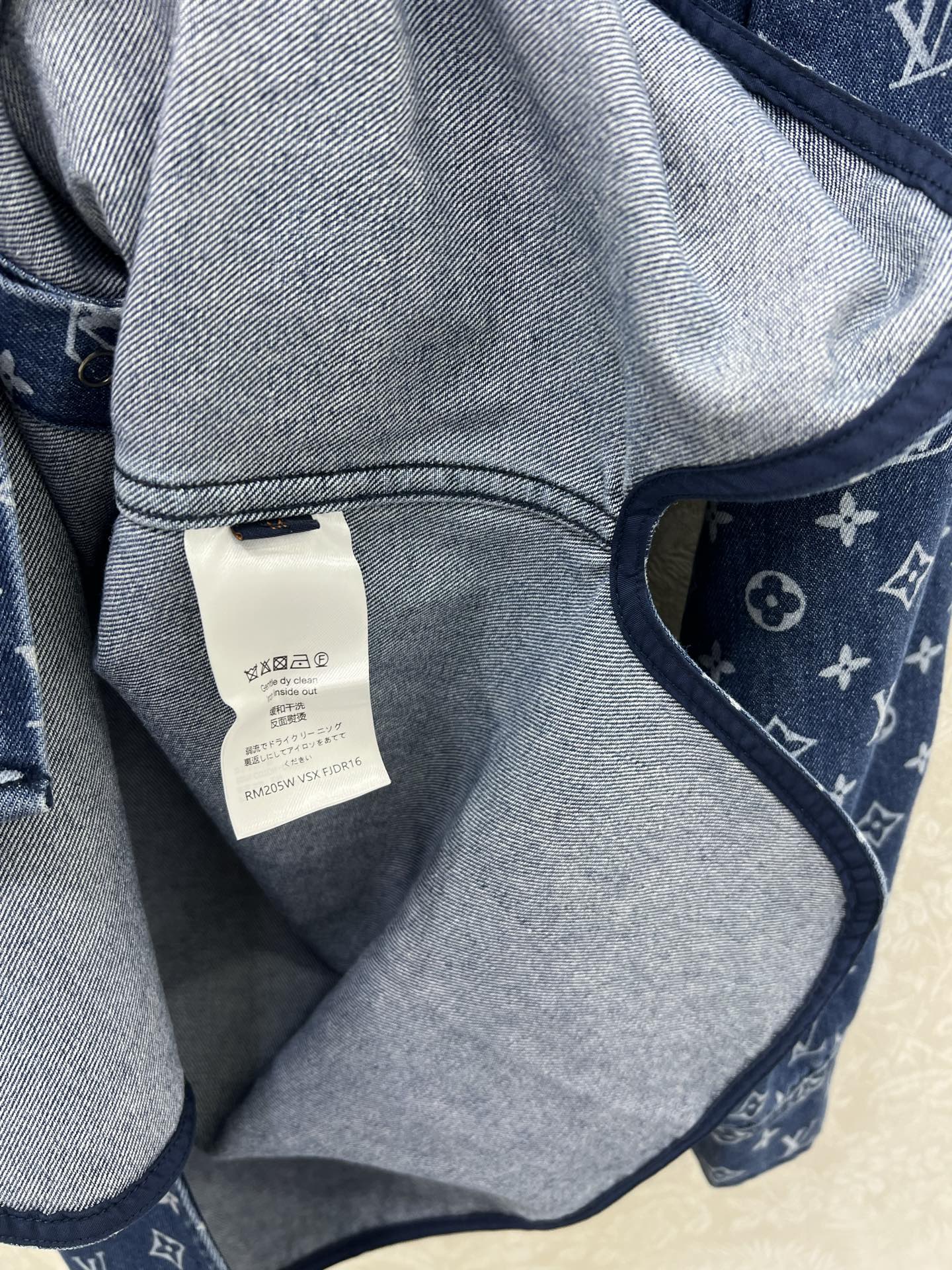 2024SS 最新作☆Louis Vuitton☆フローラルモノグラムTシャツ ☆2024SS☆ルイヴィトン Tシャツ ロゴ モノグラム プリント柄