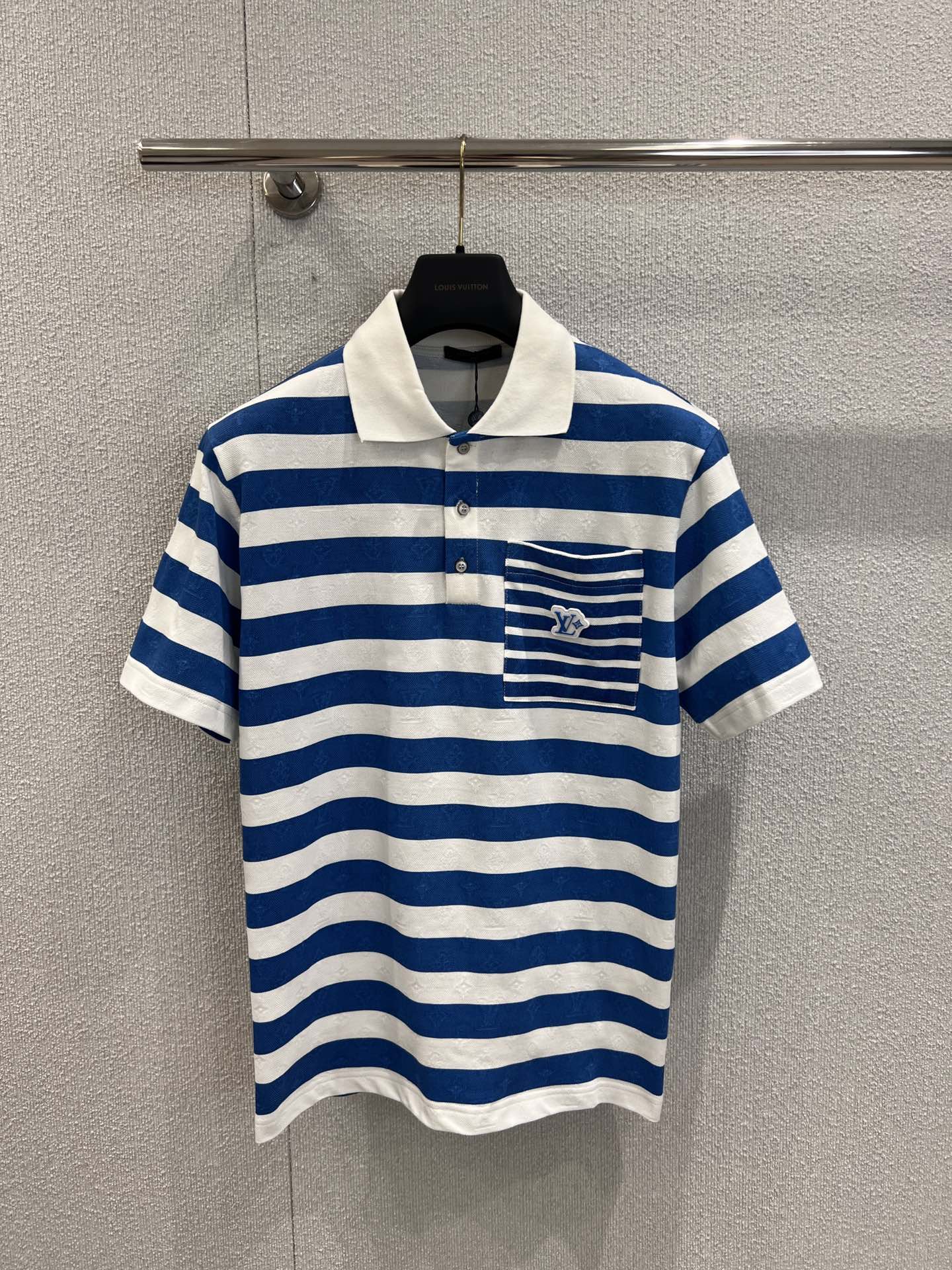 ルイヴィトン　 LOUIS VUITTON 　ポロシャツ 　ボーダーポロシャツ モノグラムストライプポロシャツ ルイ・ヴィトン Tシャツ コピー