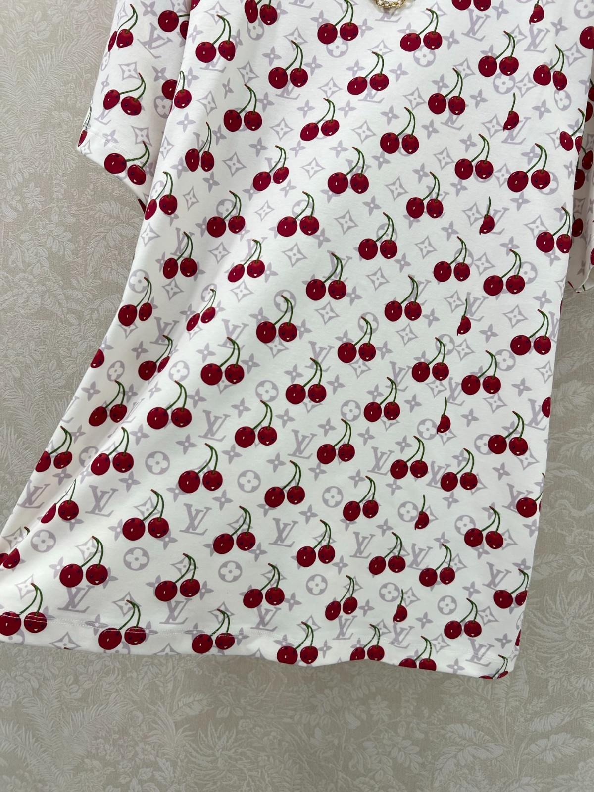 【限定☆チェリー柄】LV × TM チェリー Tシャツ 限定のチェリー柄☆】Louis Vuitton LV × TM チェリーTシャツ