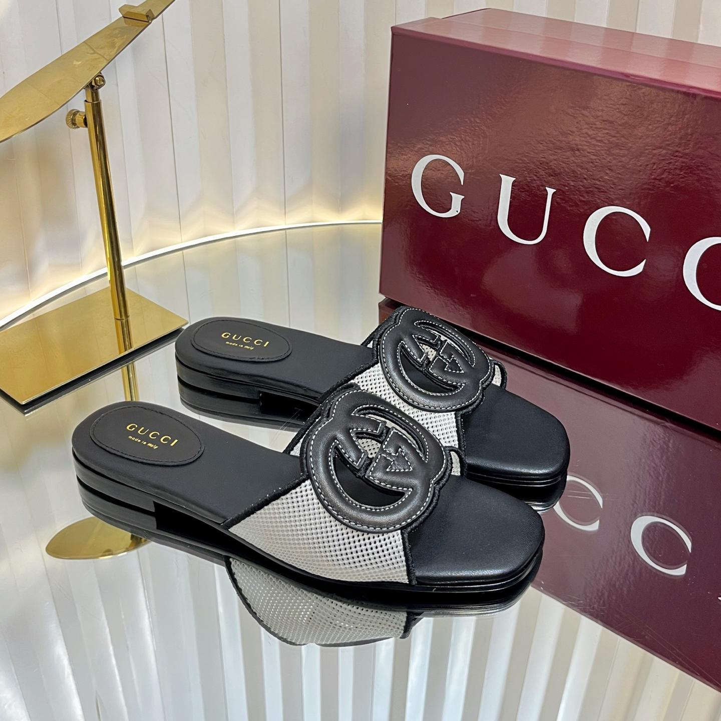 【GUCCI】インターロッキングG付き ウィメンズ スライドサンダル インターロッキングG付き ウィメンズ スライドサンダルホワイト