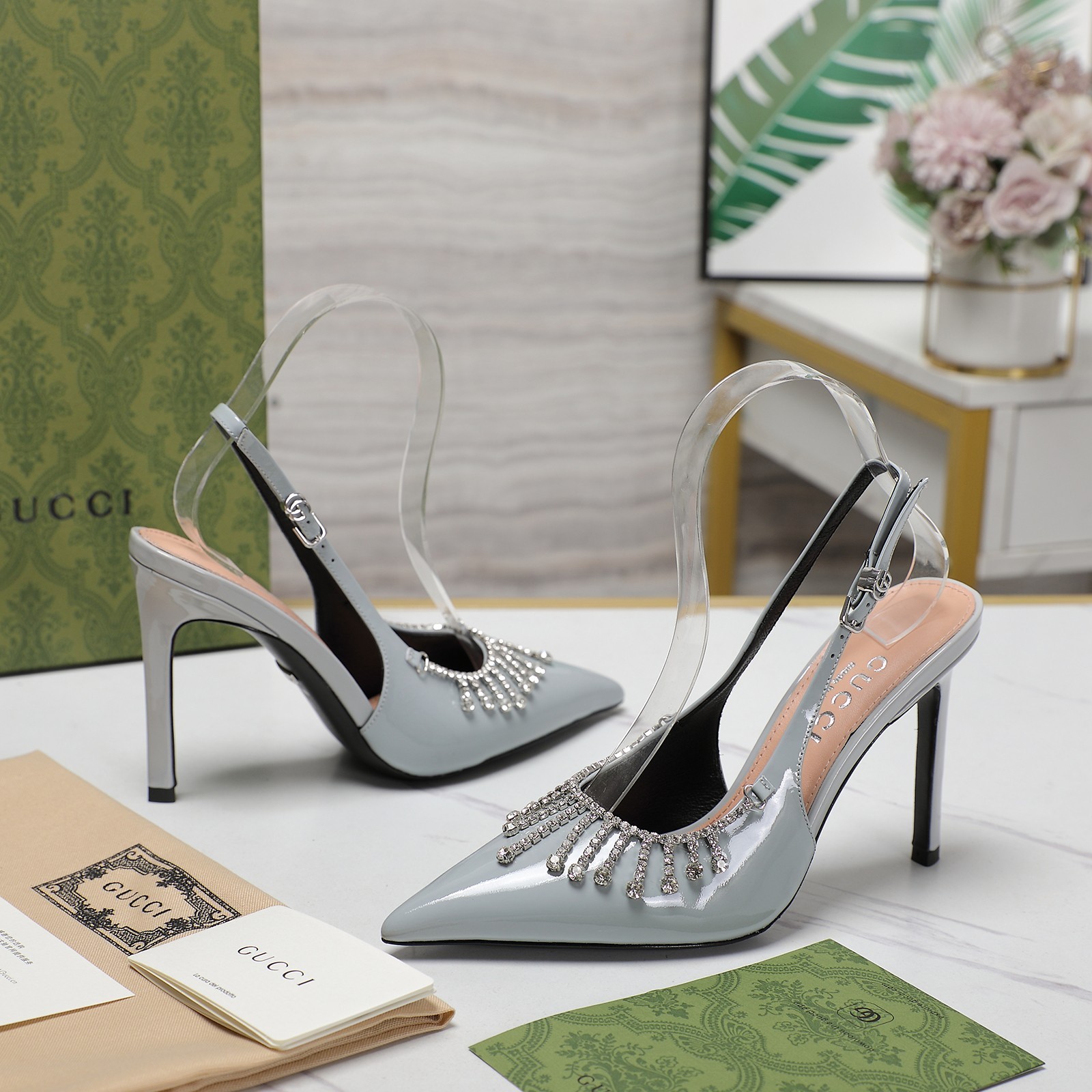 洗練された グッチ スーパーコピー クリスタル スリングバックパンプス