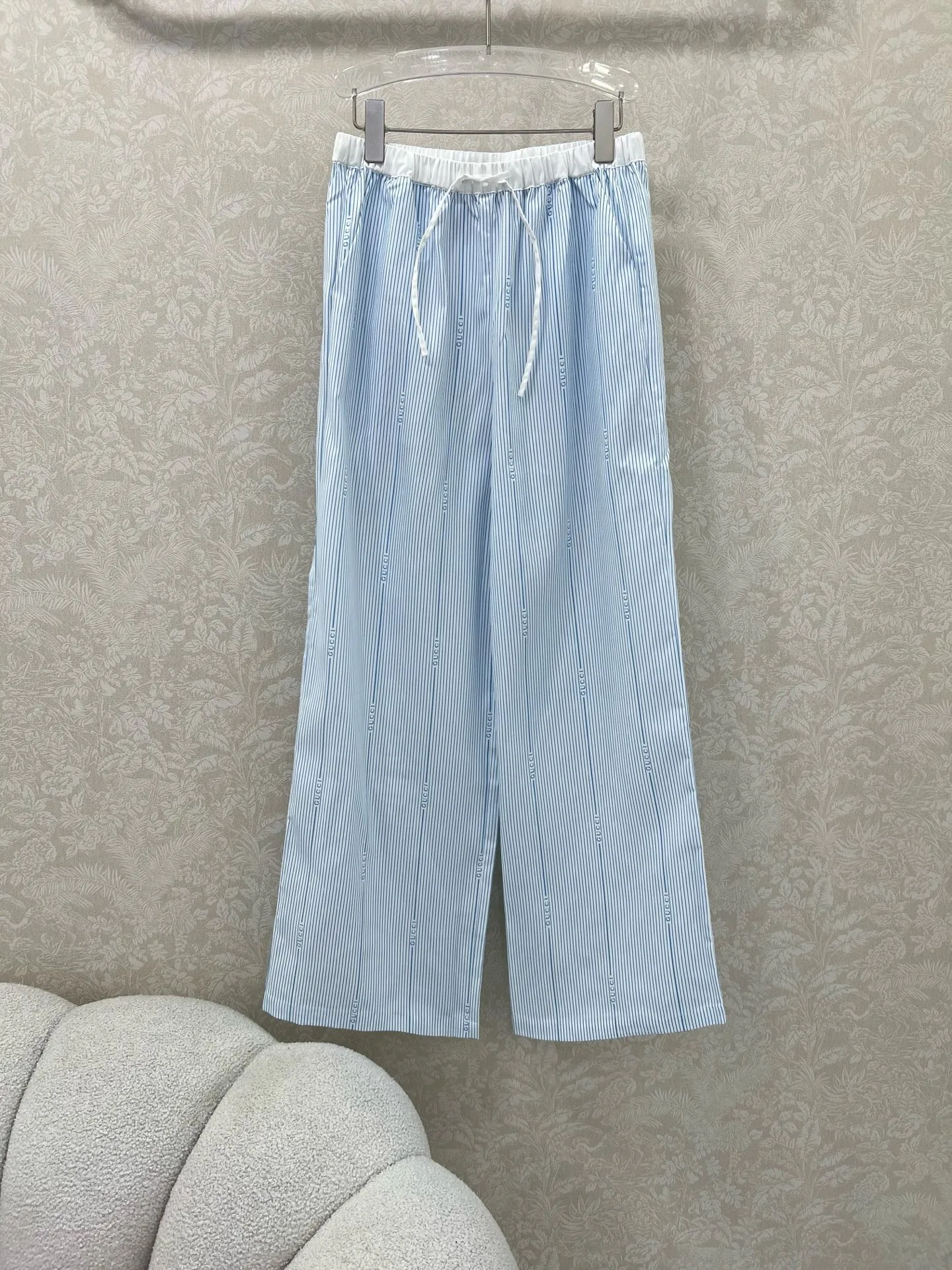 春夏 爽やか ストライプ ドロストパンツ グッチ パンツ コピー ブルー 春夏 爽やか ストライプ ドロストパンツ グッチ パンツ コピー ブルー